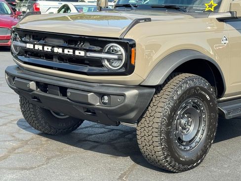 New 2025 Ford Bronco Outer Banks w/ Sasquatch Package image 37
