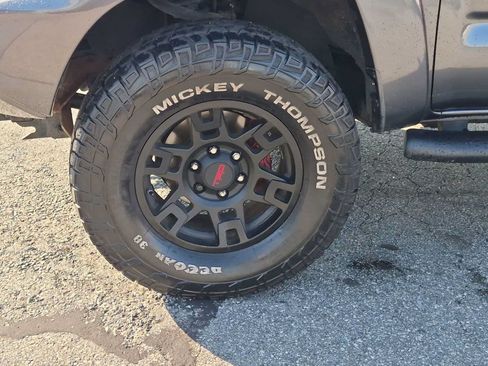 Used 2014 Toyota Tacoma 4x4 Double Cab w/ TRD Sport Package image 9