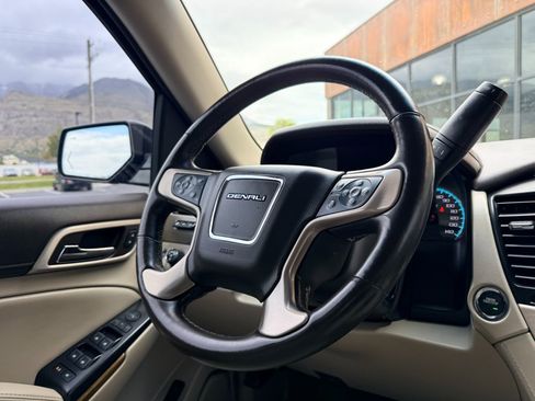 Used 2017 GMC Yukon Denali w/ Open Road Package AWD/4WD image 10