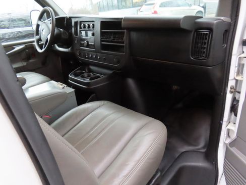 Used 2013 Chevrolet Express 2500 image 16