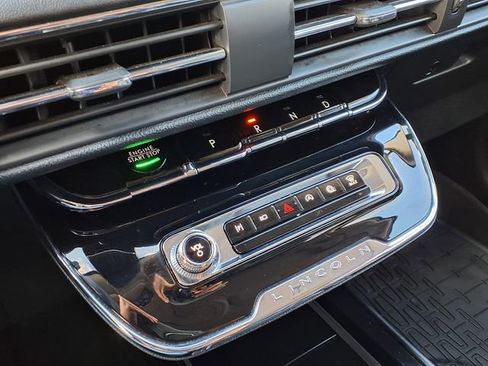 Certified 2023 Lincoln Corsair FWD image 12