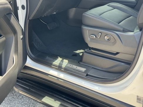 New 2025 GMC Yukon Denali w/ LPO, Floor Liner Package image 15