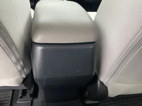 Used 2017 Subaru Forester 2.5i Premium w/ All-Weather Package image 32