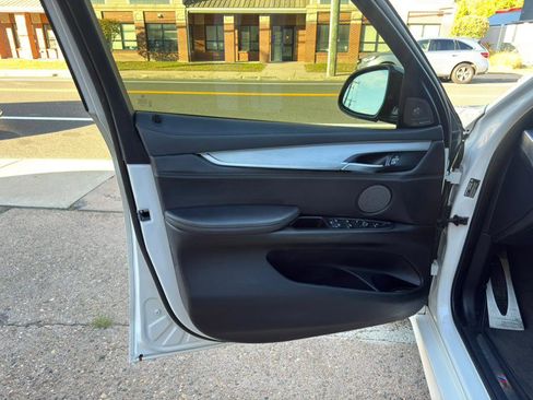 Used 2019 BMW X6 xDrive35i w/ M Sport Package image 13