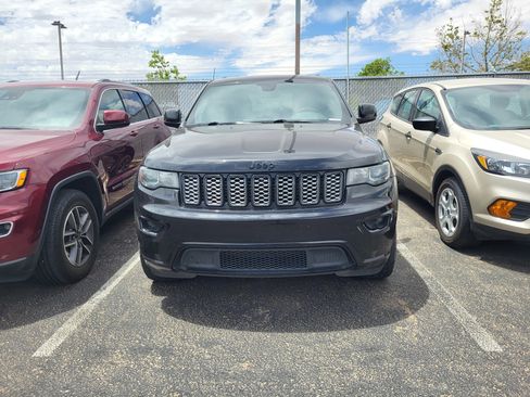 Used 2019 Jeep Grand Cherokee Altitude AWD/4WD image 12