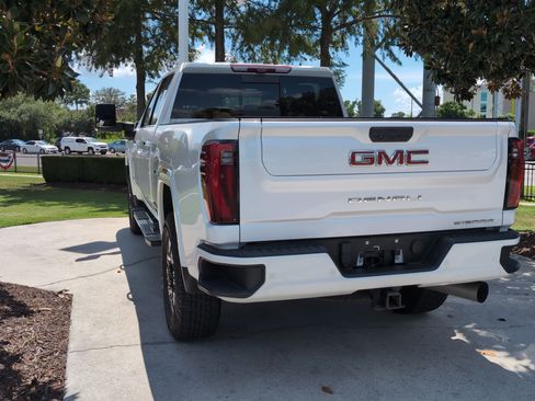 Used 2024 GMC Sierra 2500 Denali w/ Denali Reserve Package AWD/4WD image 8