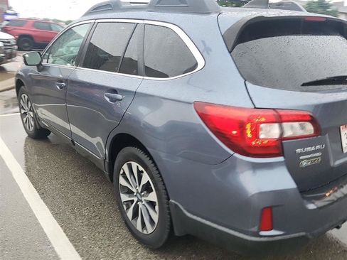 Used 2016 Subaru Outback 2.5i Limited AWD/4WD image 5