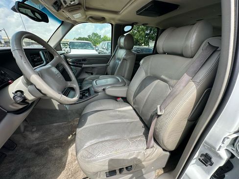 Used 2002 GMC Yukon XL Denali AWD/4WD image 29