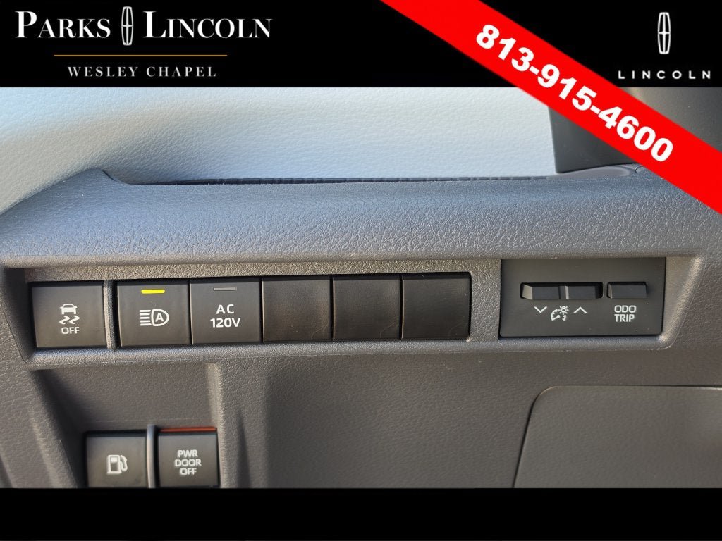 Used 2024 Toyota Sienna XSE w/ XSE Plus Package FWD image 27