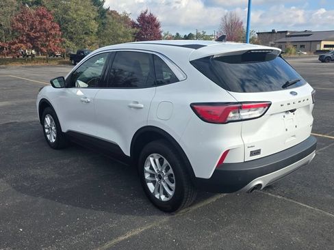 Used 2022 Ford Escape SE w/ Convenience Package AWD/4WD image 3