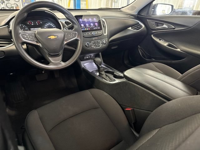 Used 2023 Chevrolet Malibu LT FWD image 5