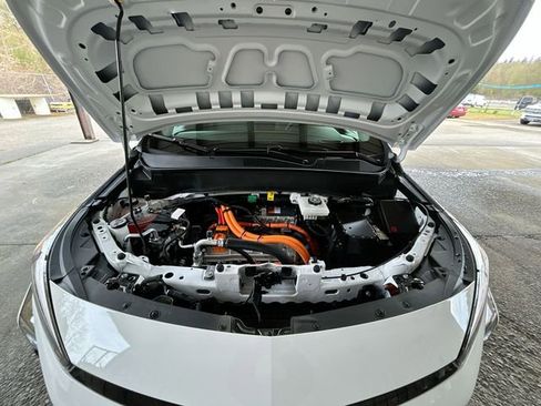 New 2027 Chevrolet Bolt LT image 27