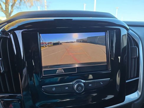 Used 2023 Chevrolet Traverse LT image 28