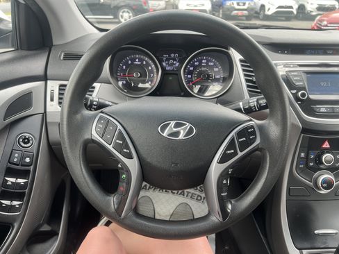 Used 2015 Hyundai Elantra SE w/ Option Group 02 FWD image 17