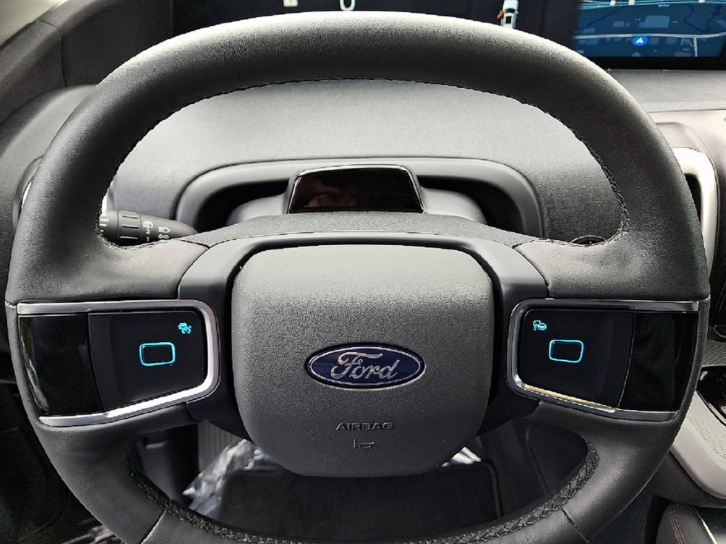 Used 2025 Ford Expedition Active AWD/4WD image 22