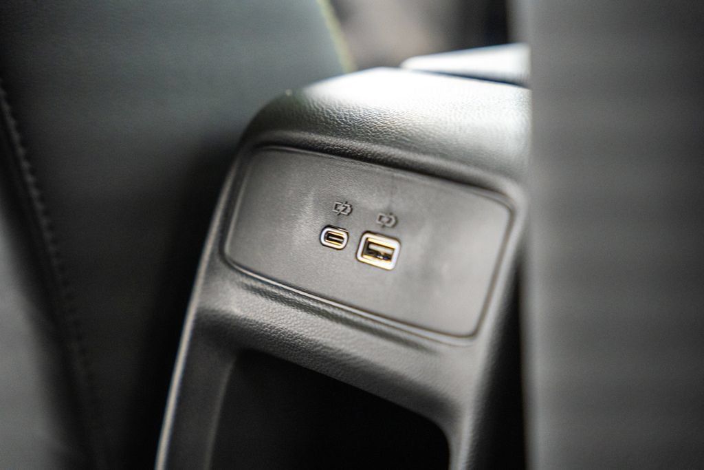 New 2026 Chevrolet Trax LT w/ Sunroof Package FWD image 34