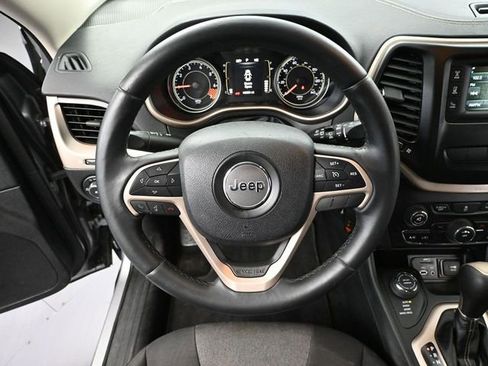 Used 2014 Jeep Cherokee Latitude image 23