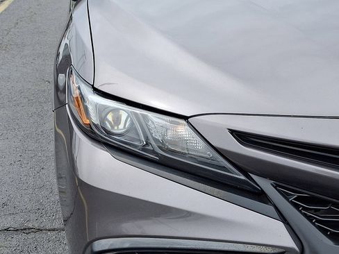 Used 2022 Toyota Camry SE w/ Cold Weather Package AWD/4WD image 9