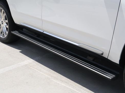 Used 2021 Cadillac Escalade Premium Luxury w/ Driver Assist Tech Package image 14