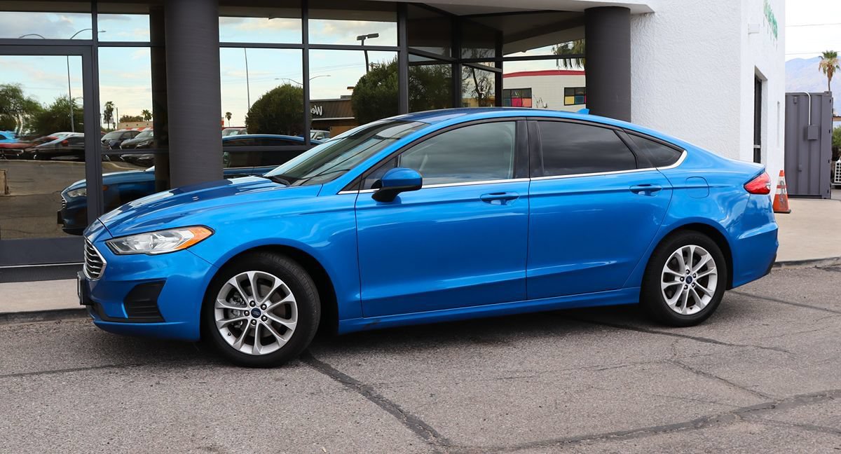 Used 2019 Ford Fusion SE FWD image 4