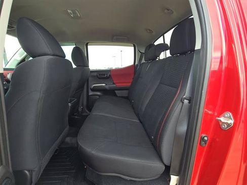 Used 2017 Toyota Tacoma SR5 w/ Tow Package AWD/4WD image 22