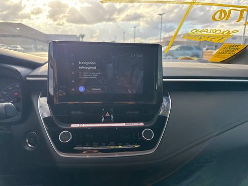 Used 2025 Toyota Corolla SE FWD image 9