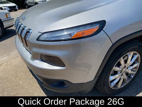 Used 2015 Jeep Cherokee Limited w/ Trailer Tow Group FWD image 2