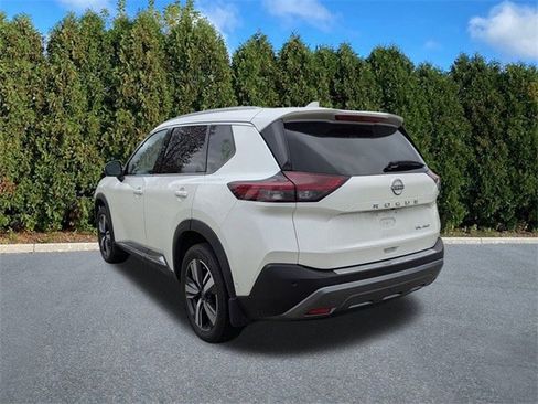 Used 2023 Nissan Rogue SL w/ SL Premium Package image 6