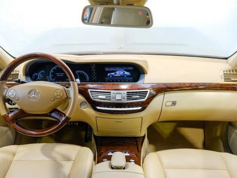 Used 2011 Mercedes-Benz S 550 image 21