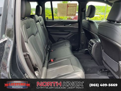 Used 2024 Jeep Grand Cherokee Limited w/ Luxury Tech Group II AWD/4WD image 22
