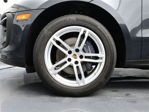 Certified 2023 Porsche Macan w/ Premium Package Plus image 6