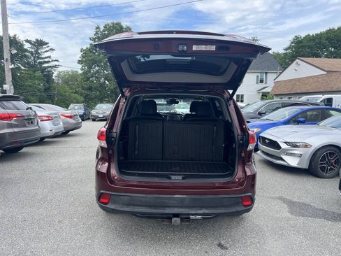 Used 2018 Toyota Highlander XLE AWD/4WD image 16