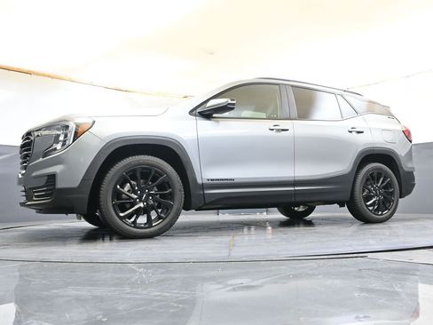 Used 2023 GMC Terrain SLE w/ Driver Convenience Package AWD/4WD image 31