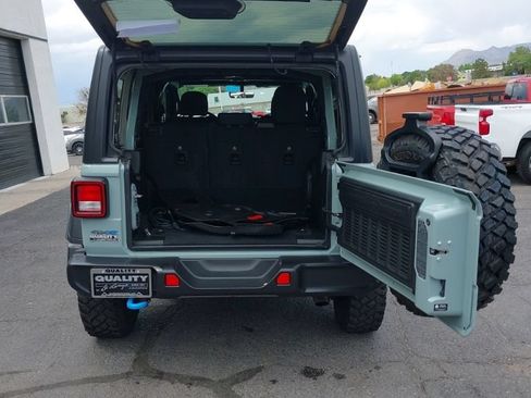 Used 2023 Jeep Wrangler Unlimited w/ Cold Weather Group AWD/4WD image 9