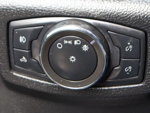 Used 2020 Ford F150 Lariat RWD image 19
