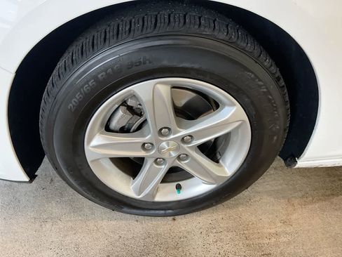 Used 2023 Chevrolet Malibu LT image 10