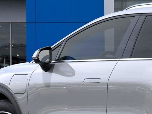 New 2026 Chevrolet Equinox EV LT image 12