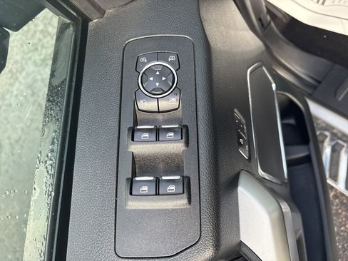 Used 2020 Ford F150 Lariat image 18