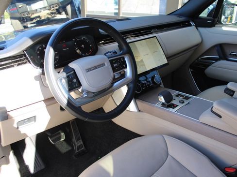 Used 2023 Land Rover Range Rover SE image 5