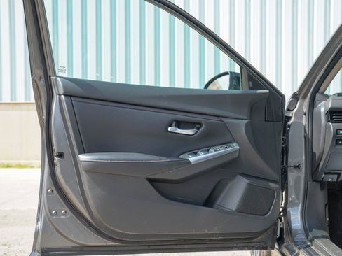 Used 2021 Nissan Sentra SR FWD image 19