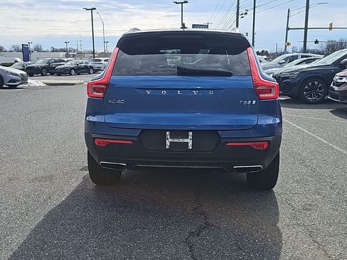 Used 2020 Volvo XC40 T5 R-Design w/ Protection Package Premier image 13