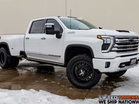 Used 2024 Chevrolet Silverado 3500 High Country w/ High Country Premium Package image 1