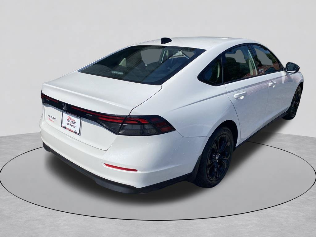 Used 2025 Honda Accord SE image 15