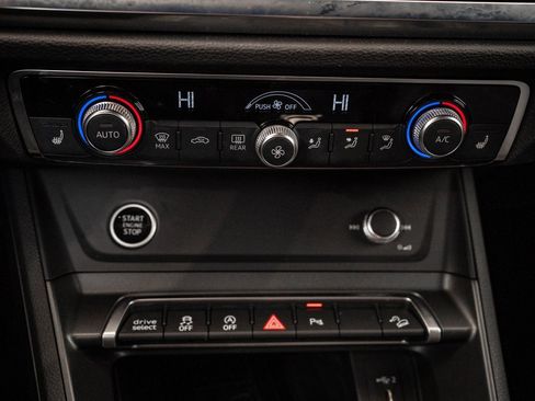 Used 2024 Audi Q3 2.0T Premium image 37