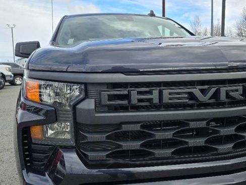 Used 2022 Chevrolet Silverado 1500 Custom AWD/4WD image 2