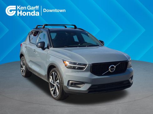 Used 2020 Volvo XC40 T5 R-Design AWD/4WD image 1