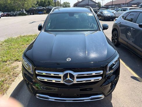 Used 2023 Mercedes-Benz GLB 250 4MATIC w/ Premium Package image 2