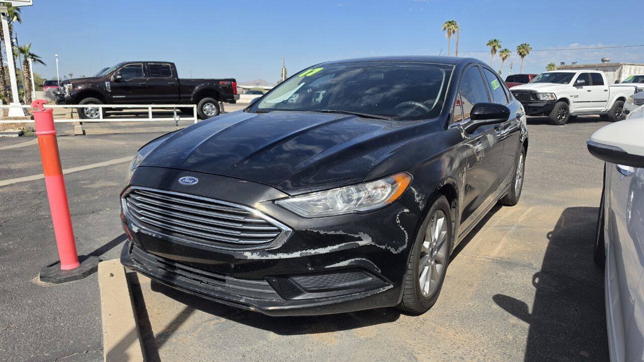 Used 2017 Ford Fusion SE w/ Fusion SE Technology Package FWD image 1