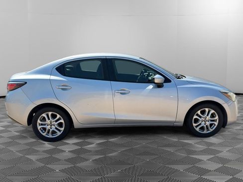 Used 2017 Toyota Yaris iA FWD image 2