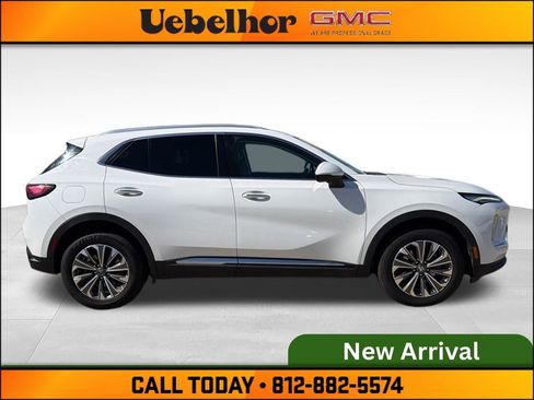 Used 2024 Buick Envision Preferred AWD/4WD image 3